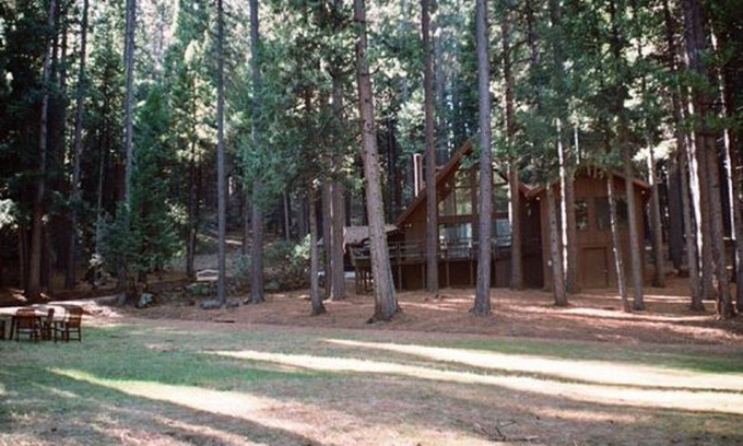 Groveland House | 6 Miles to Park Entrance! ~ 14 Acre Secluded Retreat ~ Wildlife Sanctuary
