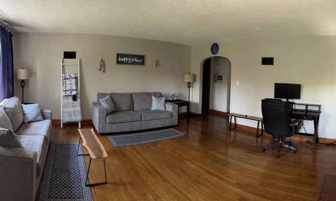 Huntingdon House | 6 minutes to RaystownSynders Boat Launch. Room to park a boat. 40 miles to PSU!