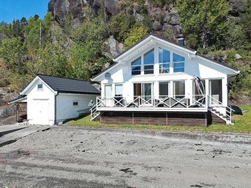 Etne House | 6 person holiday home in ETNE