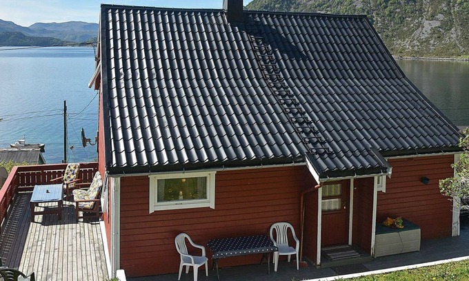 Silda House | 6 person holiday home in Selje