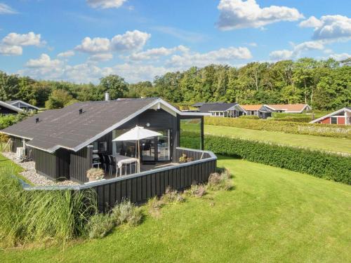 Grønninghoved Strand House | 6 person holiday home in Sjølund-By Traum