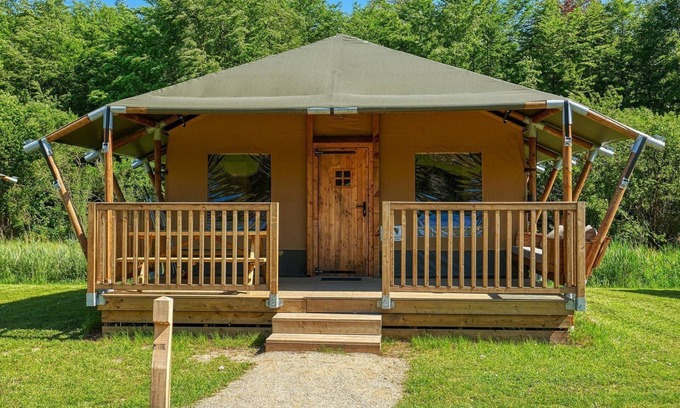 Zeewolde House | 6-person Lodge with a private kitchen, bathroom and beds made up
