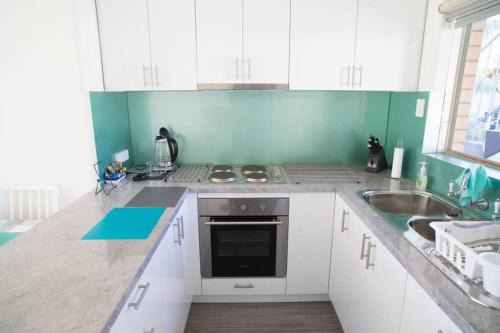 Scarborough Apartment | 6 Sand Sun & Surf 1br 1 Bth