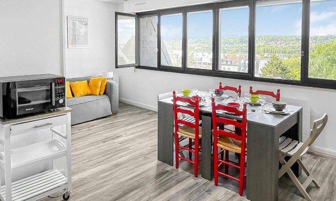 Trouville-sur-Mer Apartment | 60 m² Apartment ∙ 1 bedroom ∙ 6 guests