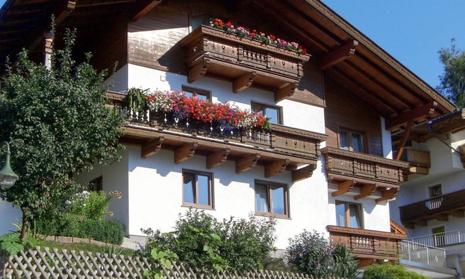 Fuegen Apartment | 60 m² Apartment ∙ 1 bedroom ∙ 4 guests