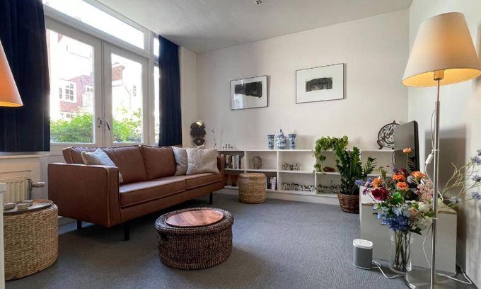 Burgwallen Nieuwe Zijde Apartment | 60 m² Apartment ∙ 1 bedroom ∙ 2 guests