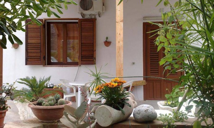 Capaci House | 60 m² House ∙ 2 bedrooms ∙ 4 guests