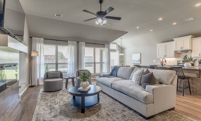 Broken Arrow House | 6017 Cozy Corner - Great Location!