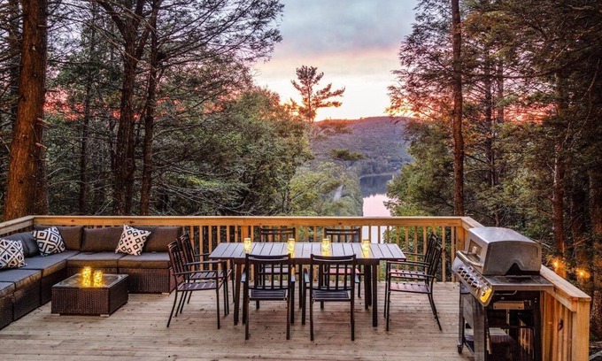 Pond Eddy Cabin | 62 Acre Retreat · Hot Tub · Sauna · Rivers Ledge