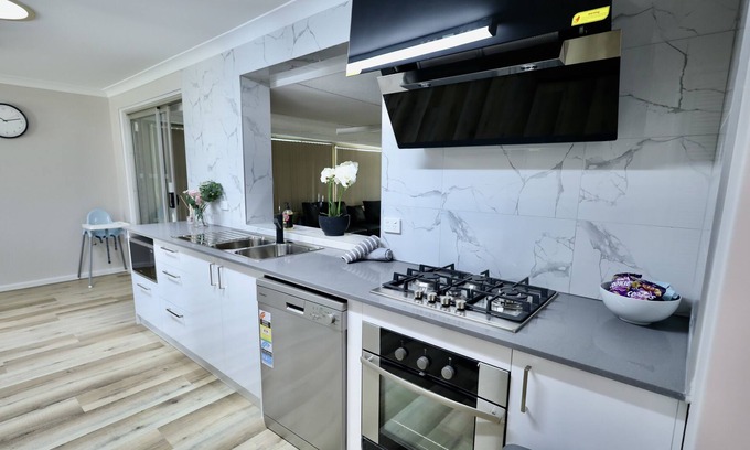 Noranda House | 63 Family Home in Noranda sleeps 8