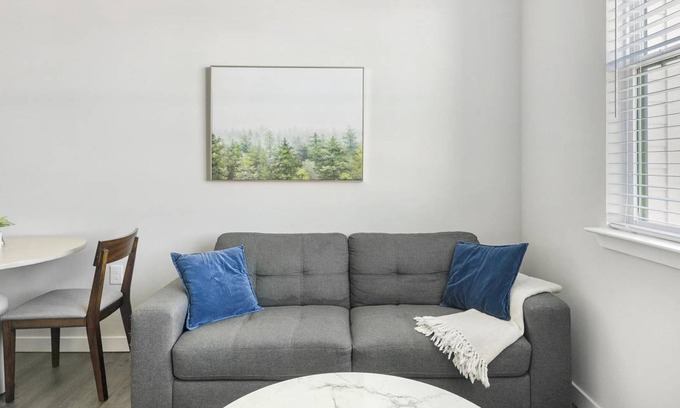 Spring Branch East Apartment | 63 m² Apartment ∙ 1 bedroom ∙ 2 guests