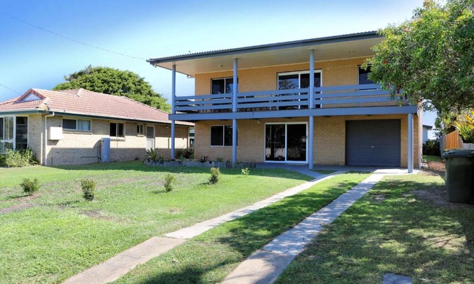 Elliott Heads House | 64 Bathurst Street