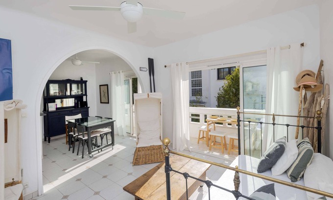 Saint-Cyr-sur-Mer Apartment | 65 m2, 200m from the beach, parking, 1 paddle and 1 surfboard available