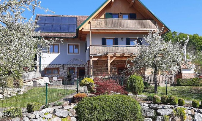 Feldbach Apartment | 65 m² Apartment ∙ 2 bedrooms ∙ 4 guests