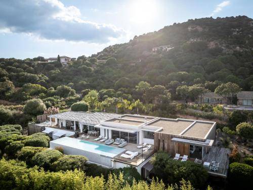 Porto-Vecchio Villa | 650 m² Villa ∙ 5 bedrooms ∙ 10 guests