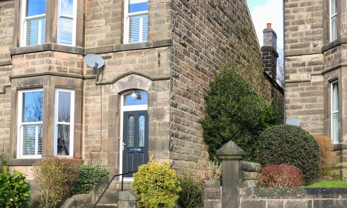 Holestone Moor House | 69 WELLINGTON STREET, pet friendly, with a garden in Matlock