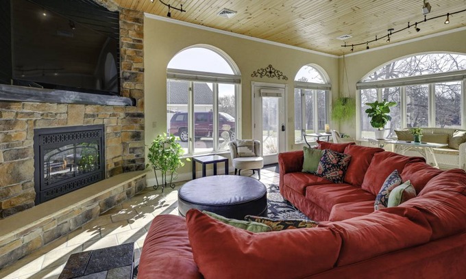 Wisconsin Dells House | 696 m² House ∙ 8 bedrooms ∙ 18 guests