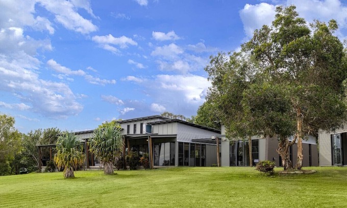 Moggill House | 6Beds Countryside Paradise w/Horses Mins to Mall