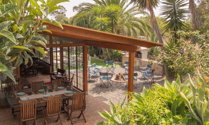 Santa Maria de Guia de Gran Canaria Ski Chalet | 6BR Fire House Sanctuary-Terrace & Barbacue