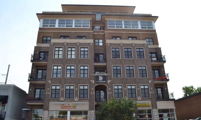 Fayetteville Condo | 6th Floor Condo in The Dickson with View of Old Main