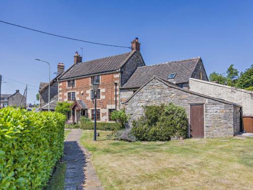 Cauldon Low House | 7 Bed in Waterhouses 81529