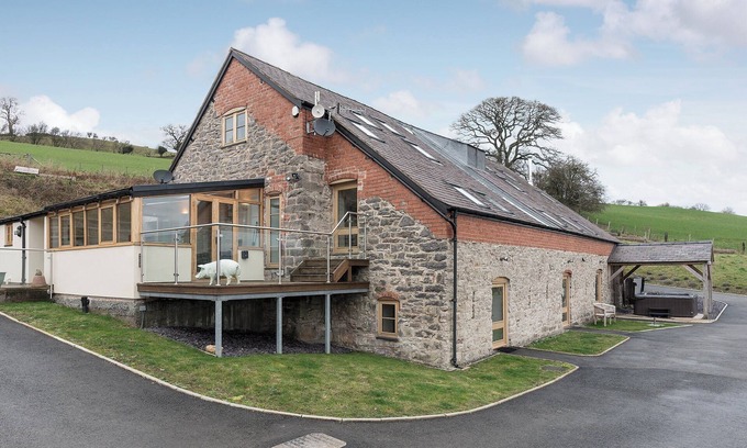 Graigfechan Cottage | 7 bedroom accommodation in Pwllglas, near Ruthin