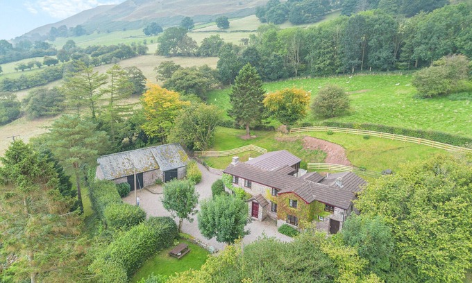 Pengenffordd Cottage | 7 bedroom accommodation in Pengenffordd, Talgarth, Brecon