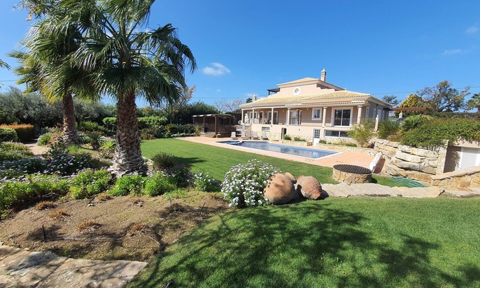 Ferrarias Villa | 7 Bedroom Villa set in a large private plot near Vale do Lobo & Quinta do Lago