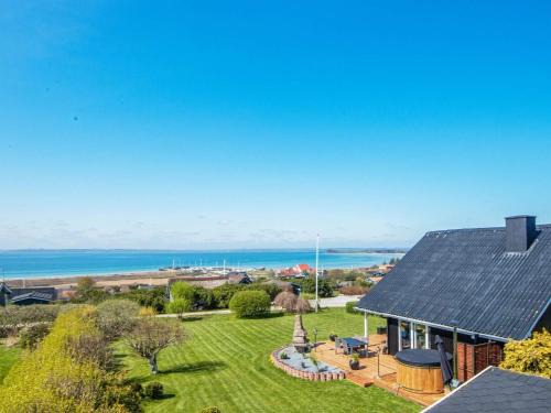 Skødshoved Strand House | 7 person holiday home in Knebel-By Traum