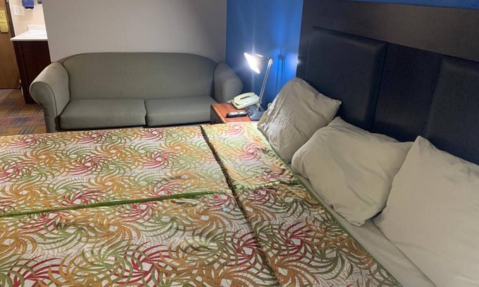 Marshfield Hotel | 7 Star Inn