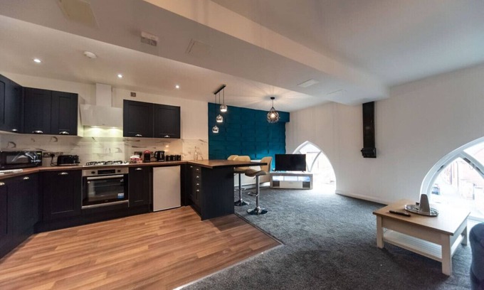 Newark Apartment | 7 The Old Chapel 3 Bedroom, Character property in Newark