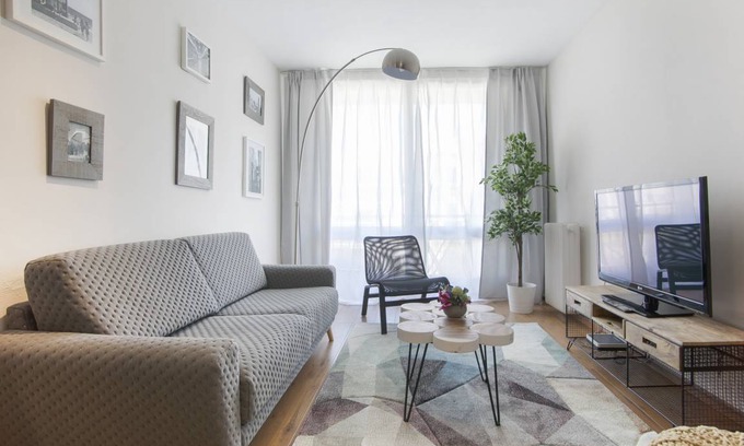 Dreta de l'Eixample Apartment | 70 m² Apartment ∙ 3 bedrooms ∙ 5 guests