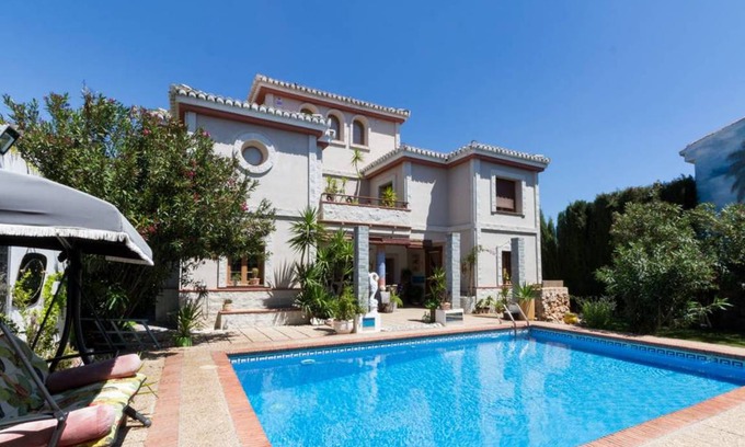 Padul Villa | 700 m² Villa ∙ 7 bedrooms ∙ 12 guests