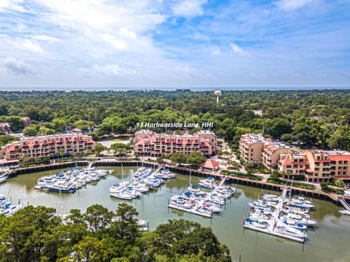 Shelter Cove House | 7135 Harbourside II In the heart of dining and shopping Harbour View Sleeps 4 Shelter Cove