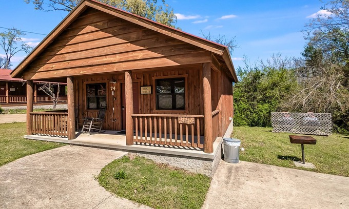 Mountain View Cabin | #74 Pinewood Cabin: Hog Holler