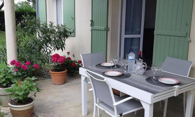 Revel House | 75 m² Gîte ∙ 3 bedrooms ∙ 6 guests