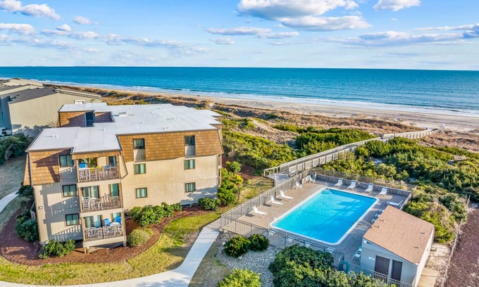 Morehead City Condo | 76 m² Condo ∙ 2 bedrooms ∙ 6 guests