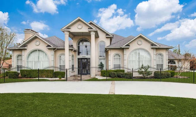 Park Central House | 7600 Square Foot Grand Estate.