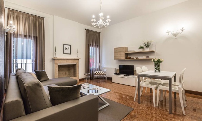 Santa Croce Apartment | 77 m² Apartment ∙ 2 bedrooms ∙ 4 guests