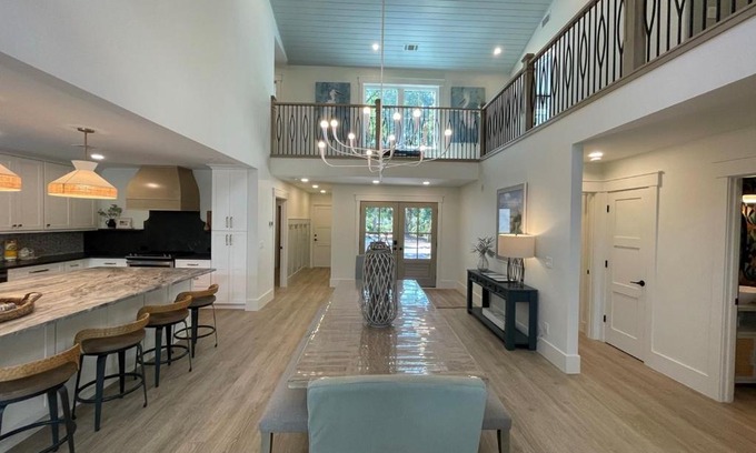 Shipyard Plantation House | 79 Kingston Dunes