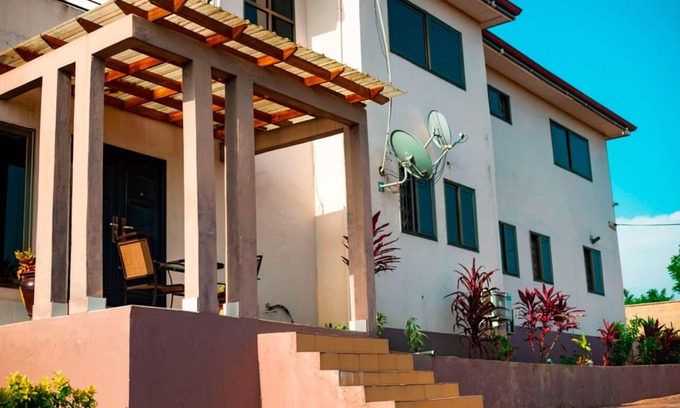 Cape Coast House | 7bed, 5bath Villa by Castle, Kakum, UCC and Elimina
