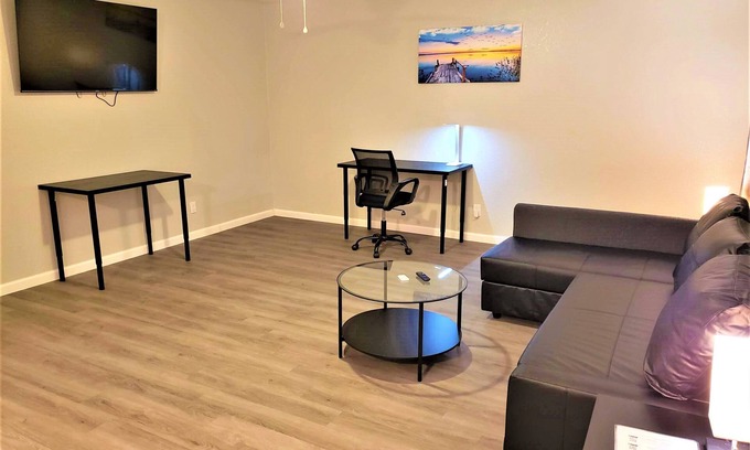 Swan Canyon Apartment | # 8, 2 bedroom apartment, full kitchen/bathroom