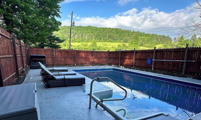 Cowanesque House | 8 acres of peace and quiet by the pool in the south finger lakes regionnn