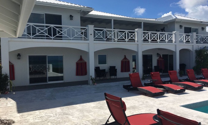 Providenciales Villa | 8 Bedroom, 10 Bathroom Villa sleeps up to 22