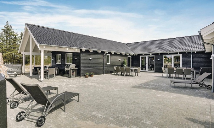 Blavand House | 8 bedroom lovely home in Blåvand