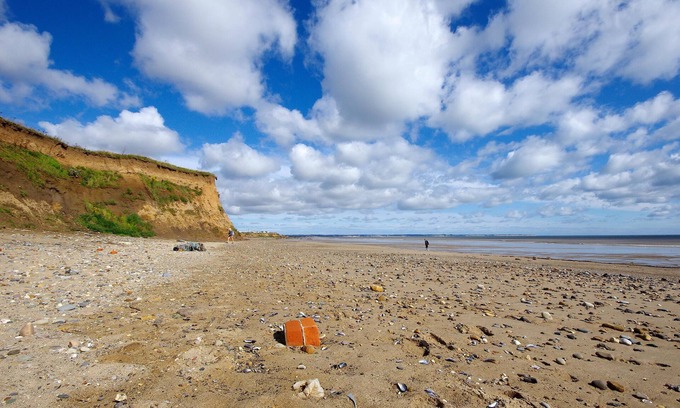 Barmston House | 8 berth caravan with decking and full seaviews! Ref 62021A