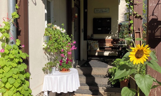 Eutritzsch Apartment | 8 min to the city, apartment for up to 7 people, 4 rooms, 94m², terrace in the countryside