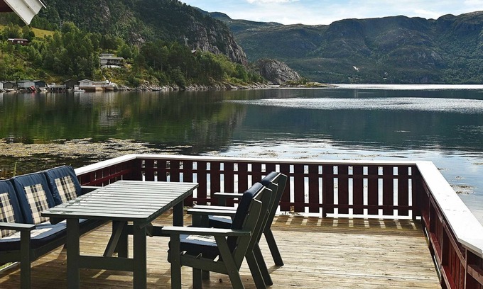 Snillfjord House | 8 person holiday home in Sundlandet
