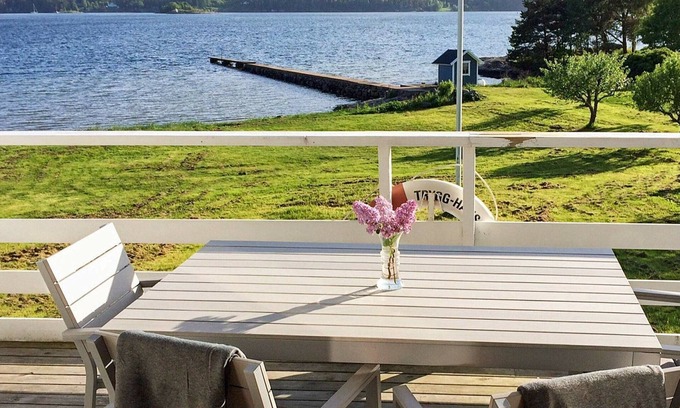 Ljungskile House | 8 person holiday home in LJUNGSKILE-By Traum