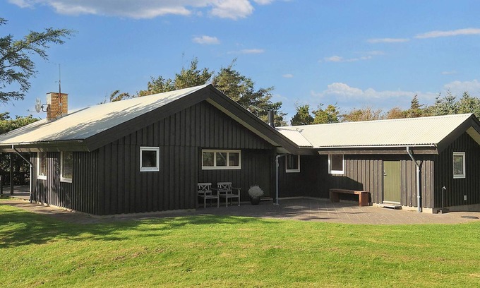Nørre Lyngby House | 8 person holiday home in Løkken-By Traum